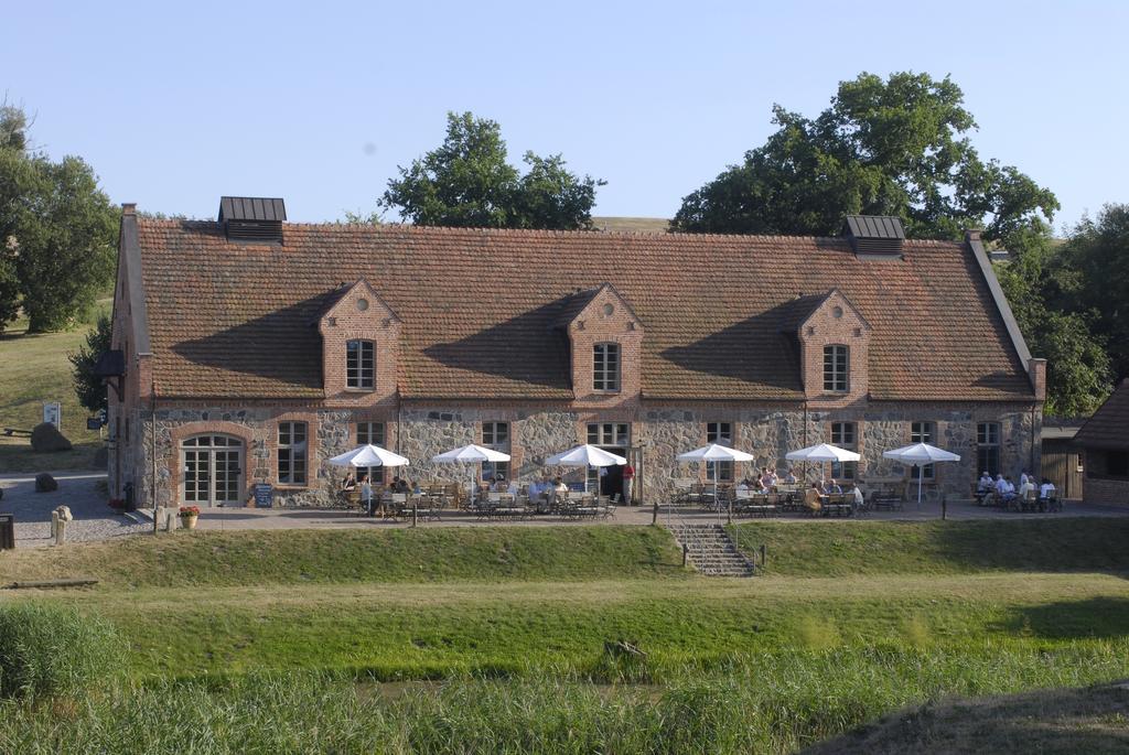 Hotel Schloss & Gut Ulrichshusen Exterior foto